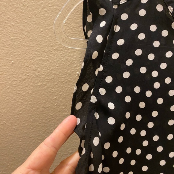 Loft Women’s Polka Dot Sleeveless Button Down Vneck Black/White Blouse Size M - Picture 4 of 9